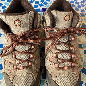 Like-new Moab 2 Hiking Boots Size 7W (real fit 6.5)